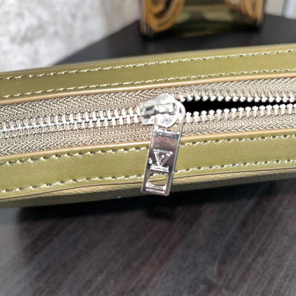 Louis Vuitton Olive Green Leather Bag - Picture 3 of 6